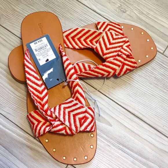 (24-1748) 🔥3/$20🔥 Louise Red Print Knotted Sandals Universal Thread Sz 8.5 - Picture 10 of 10